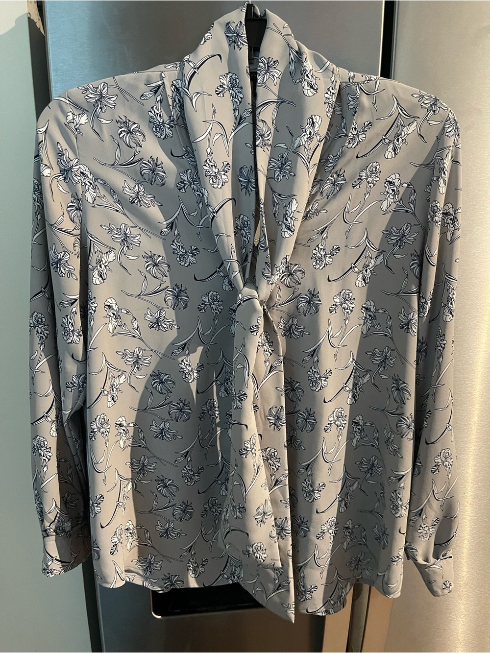 Women's Floral Tie-Neck Bow Shirt in Light Gray